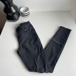 Black Skinny Jeans with Knee Rips